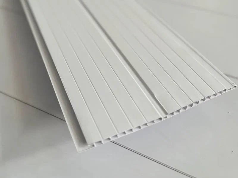 Forro PVC Frisado Climm, Forro em PVC frisado, versão branca. Disponível em várias medidas.
